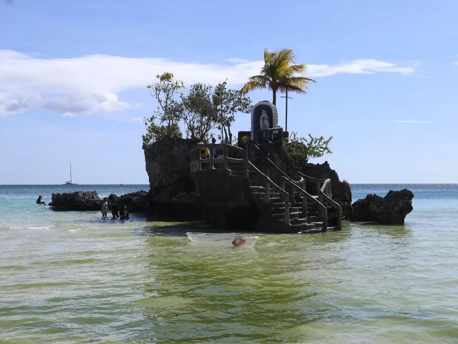 Willy's Rock on White Beach, Boracay, Malay, Aklan